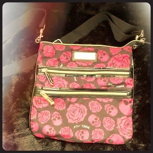 🌈Betsey Johnson Pink&Black Skull Crossbody